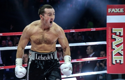 Бой между чемпионом мира по боксу Лебедевым и Гассиевым запланирован на 3 декабря   