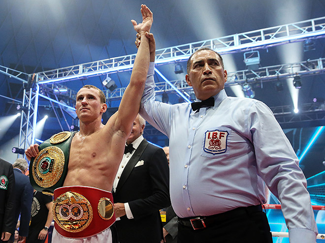 Трояновский защитил титулы чемпиона мира по боксу по версиям IBF и IBO