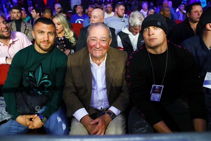 Александр Усик прокомментировал возможный переход в Top Rank  Источник: https://fightnews.info/aleksandr-usik-prokommentiroval-vozmozhnyy-perehod-v-top-rank